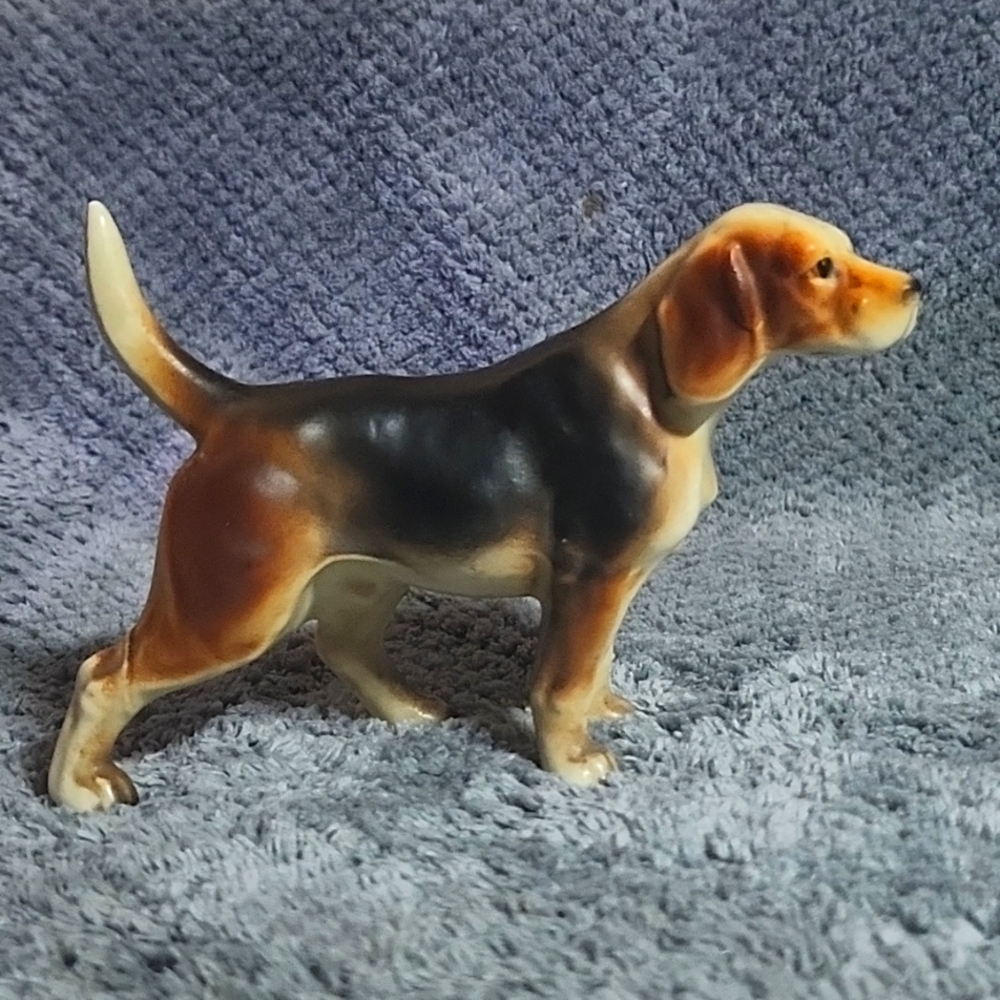 Vintage Beagle Hound Hunting Dog Figurine. Made In Japan Mid Century